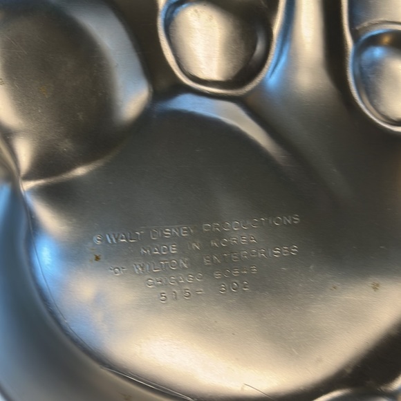 Vintage Wilton Cake Pan Mickey - Picture 2 of 2